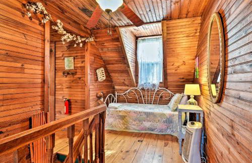 Lil Red Hen Cottage in the Boone Area with Hot Tub - Foto 25