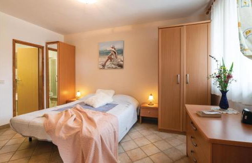 Beautiful Apartment In Hrboki With Wifi - Photo 32