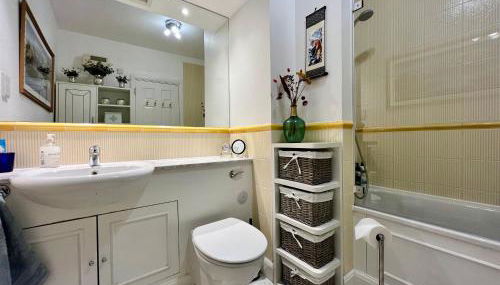 A Penthouse by Tower Bridge - Foto 4, towels, Shower