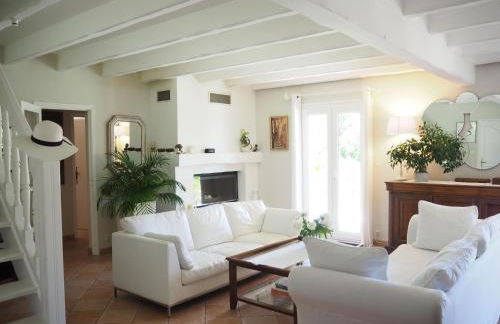 Holiday Home in Villes-sur-auzon With Pool - Foto 10