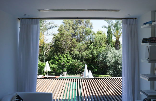 Luxurious Coastal Villa with Pool - Foto 8