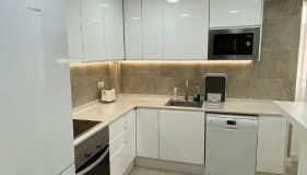 Centrally located and modern apartment - Photo 4