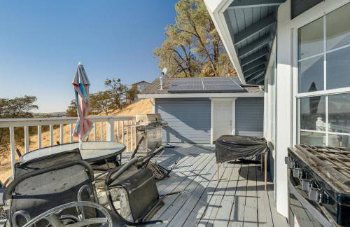 Water Views and Decks Spacious La Grange Retreat - Foto 24