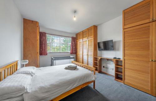 Lovely 5 Bed House in Barnet , home away from home - Foto 22