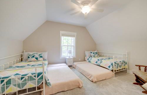 Holland Home with Fire Pit Walk to Lake Michigan! - Photo 11