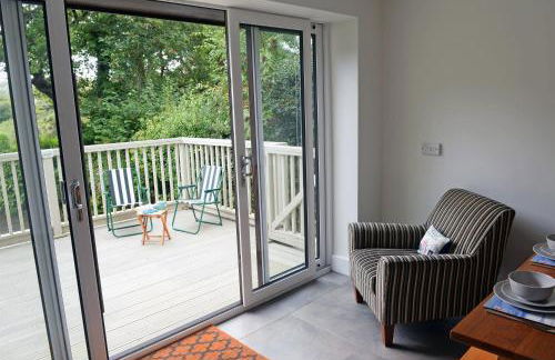 Valley Retreat - Peaceful Location, Walk to Beach, Parking - Photo 22