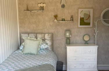 Stay solihull 5 mins to NEC and AIRPORT SLEEPS 9 contractor friendly 3 bathrooms driveway parking 3 - Foto 35