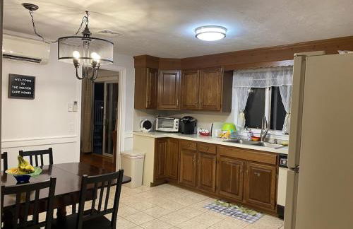 A Cozy Cape house steps to Restaurants & Beaches ~1.4 miles down scenic roads - Foto 12