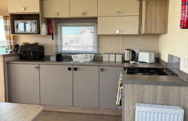 3 Bedroom, Sleep 6, Wi-Fi, Decking, Sea-View, Parking - Photo 20