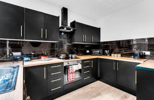 Anfield House - Liverpool Retreat 7 Bedroom Home - Photo 47