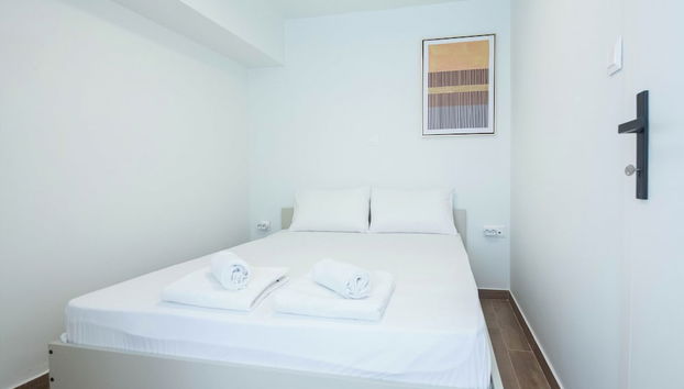 Cozy 1 Bd Basement Apt in Pagrati - Foto 2, Habitación