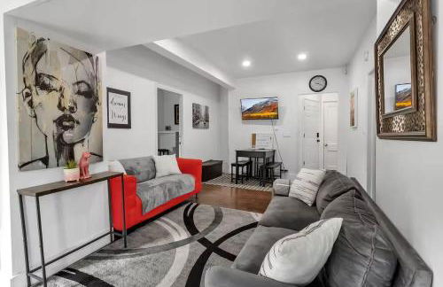 The Victorian House - Photo 2