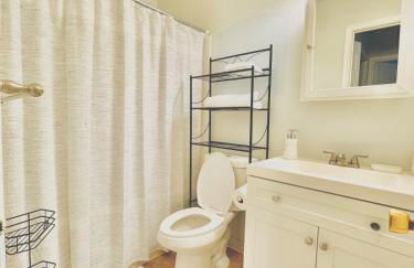 Charming 4BR 4BA Townhouse In Annandale, VA - Foto 17