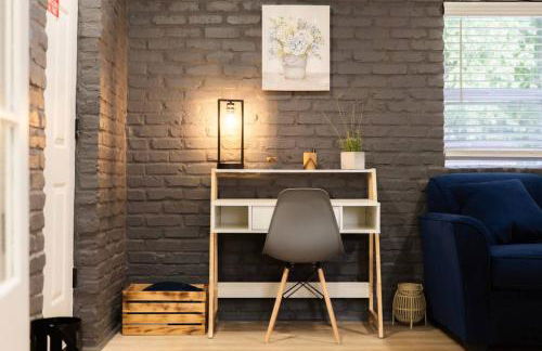 King Comfort - Bright and Modern 1BR Stay in Dunlap - Foto 29