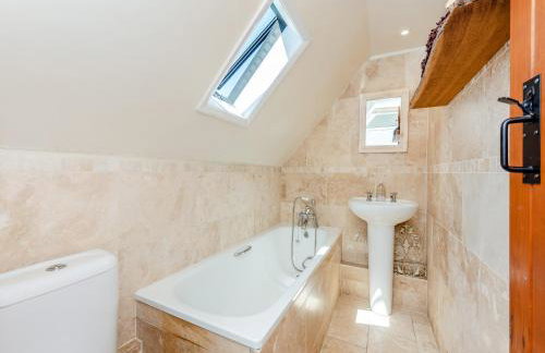 Egmont Farmhouse - Photo 5