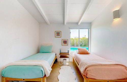 Remodeled midcentury charmer with private salt water pool spa and mountain views - Foto 18