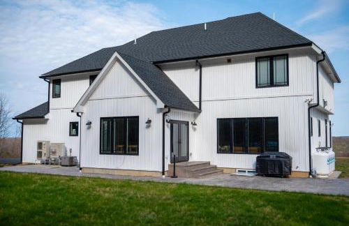 New Farmhouse, King Beds, Game Room, Hot Tub & View! - Foto 76