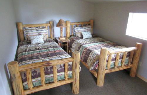 Scenic Vacation Cabin with 360° Mountain Views near Yellowstone National Park in Madison River Valley, Montana - Foto 19