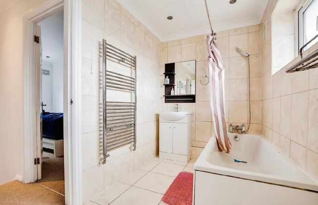 3-bed Apt-15 Mins to Heathrow-pet-friendly-parking - Foto 13