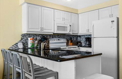 Serene Oceanfront Getaway 1BR with Private Balcony at Wyndham Oceanwalk - Foto 12