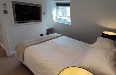 Modern 2 Bedroom Flat with private outdoor terrace - Foto 9