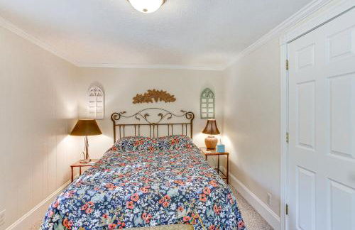 Relax Fireside! Frankfort Apt Near Dtwn and Beaches - Photo 18