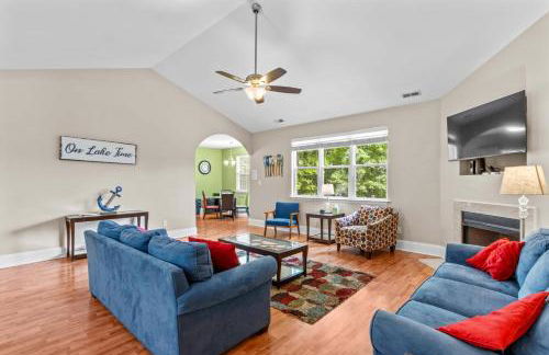 Castaway Cove -Lake Norman Waterfront Home with Private Dock - Foto 8