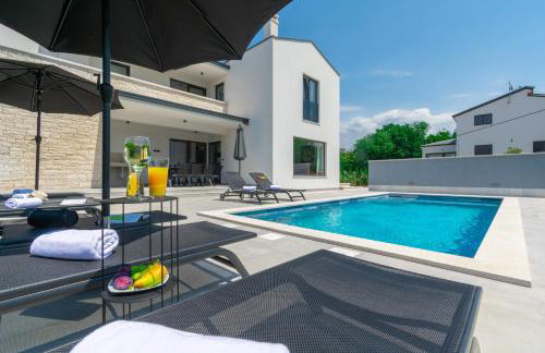 Modern 300m2 Villa - King Beds & Leisure Zone - Foto 6