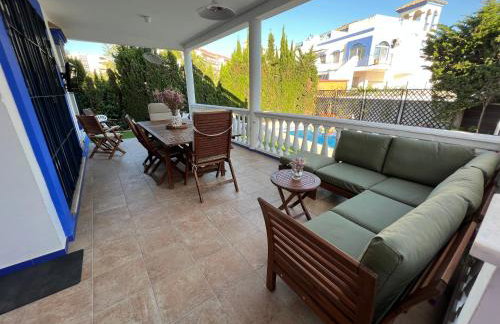 Chalet con piscina privada, parking y zona BBQ - Foto 26