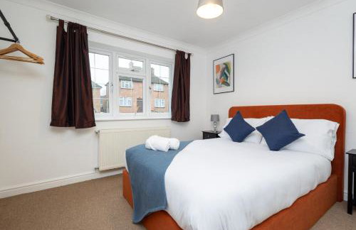 Modern Detached 4-Bedroom 2-Bath Home, Guildford - Photo 16