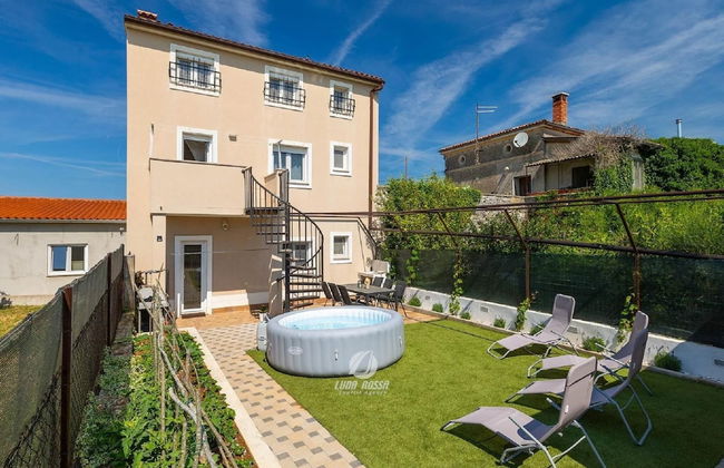 Villa in Galizana With Bubble Bath - Foto 1