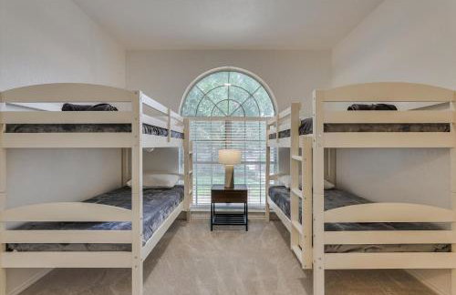 Luxurious 5 Bedroom Retreat with Pool - Foto 29