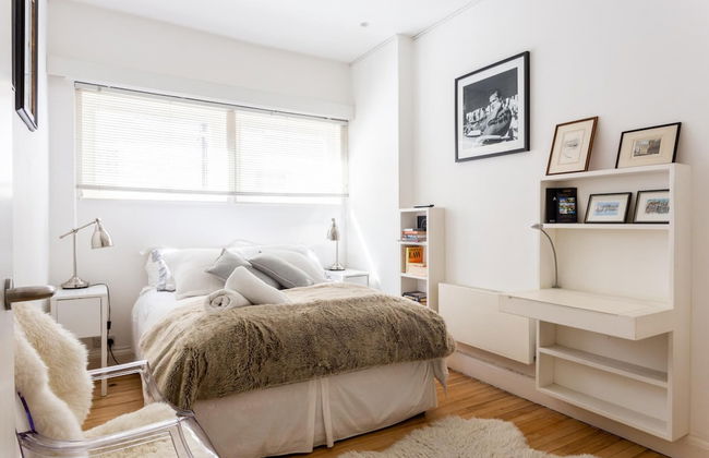 NEW Stunning 5BD Kensington House - Photo 18