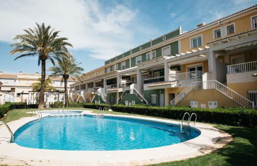 Townhouse with terraces and communal pool - Photo 11