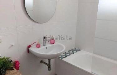 Lagoon and Sea - Downtown beachside apartment - Foto 11