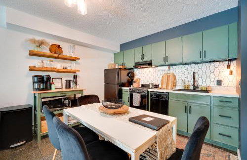 Ski-In/Ski-Out Magic Mountain Condo w/ Deck! - Foto 4