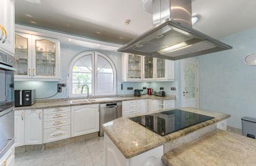 Gorgeous Golf Villa - Foto 23