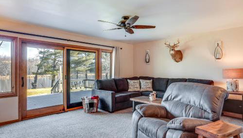 Pet-Friendly Tomahawk Home Deck and Private Hot Tub - Foto 5