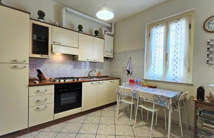 CASA OLTREPO comodo centrale ma silenzioso parcheggio interno - Foto 2