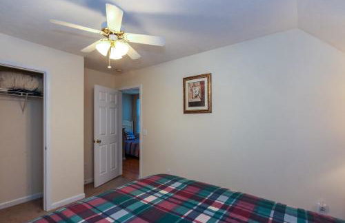 House #10 Paradise Found (pet friendly) private pier - Photo 14