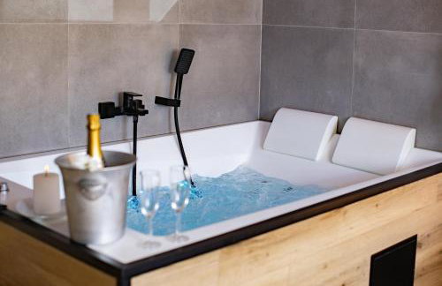 Ecrin des Alpes, Jacuzzi, Netflix, Ambiance chalet - Foto 8