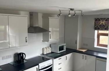 Staycation 3-bedroom home with panoramic views free off road parking - Foto 11