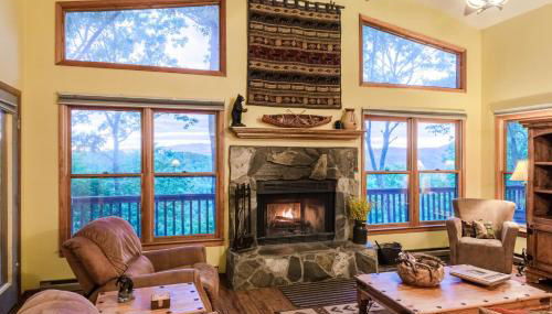 3 Bed 3 Bath Vacation home in Sylva - Photo 5