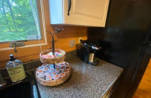 Couples Getaway Log Cabin in the White Mountains - Foto 29