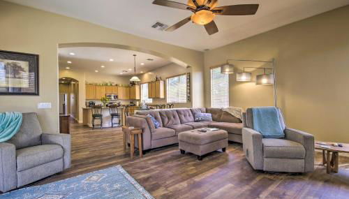 Pool Table, Yard and Grill Luxe Queen Creek Escape - Foto 3