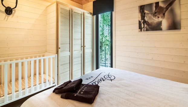 Idyllic Chalet in Biron with 2 Hot Tubs & Sauna - Photo 2, Room