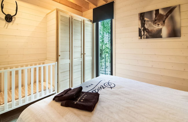 Idyllic Chalet in Biron with 2 Hot Tubs & Sauna - Photo 2