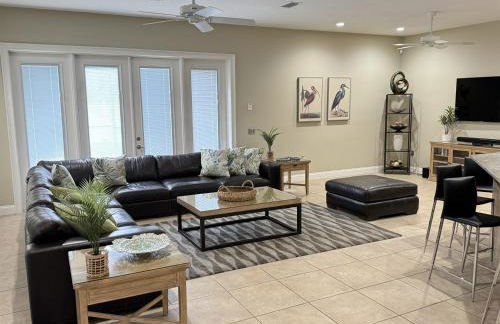 Luxury Mansion Pool Hot Tub Theater Outdoor Kitchen BBQ GM RM 2 Miles Disney - Foto 49