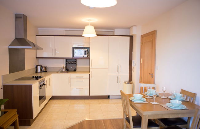 Broc House Suites - Photo 17