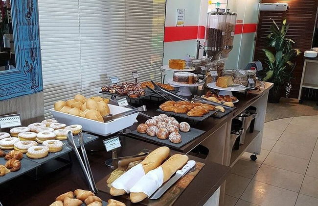 Completo em Hotel Localização Perfeita - Photo 36